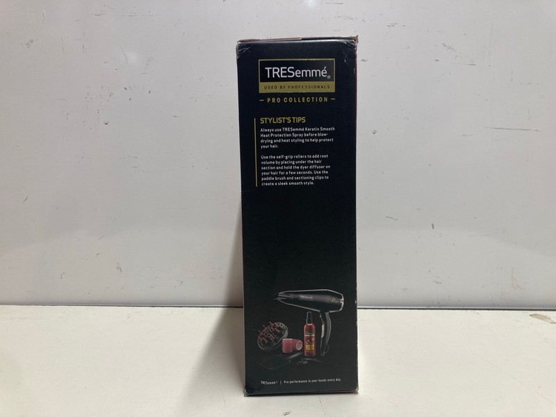 Lot 327  
            Nottingham SR3 - Delivery Only 

                
TRESEMME BLOW DRY COLLECTION - Image 4
