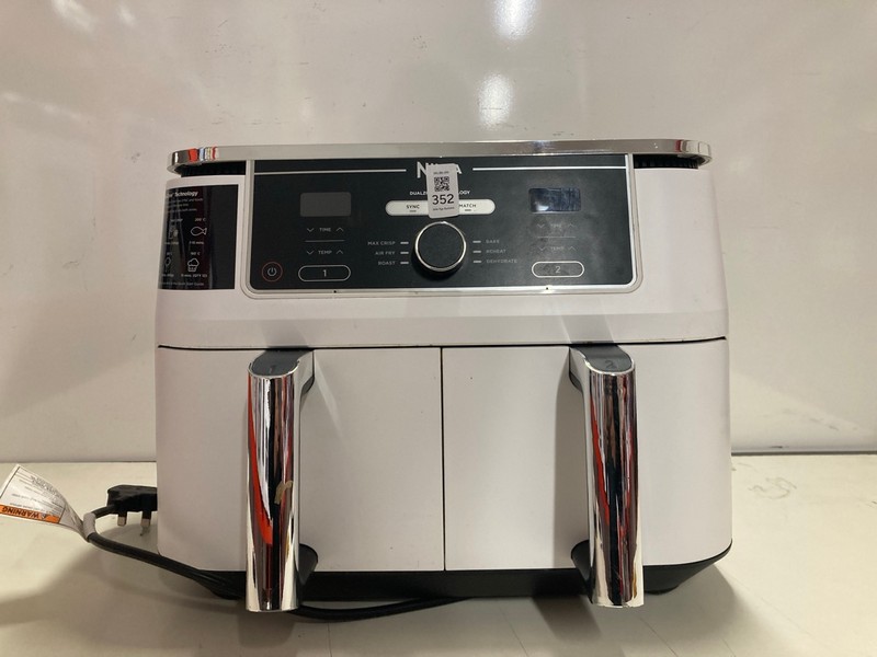 Lot 352  
            Nottingham SR3 - Delivery Only 

                
NINJA DUALZONE TECHNOLOGY AIR FRYER