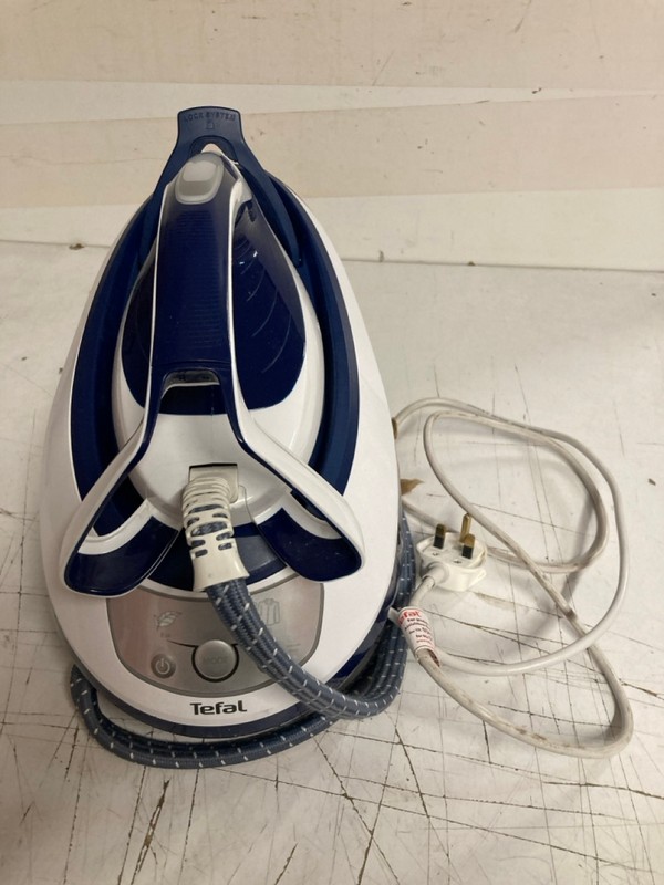 Lot 371  
            Nottingham SR3 - Delivery Only 

                
TEFAL STEAM IRON