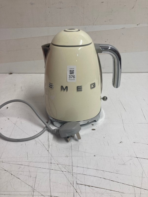 Lot 376  
            Nottingham SR3 - Delivery Only 

                
SMEG KETTLE