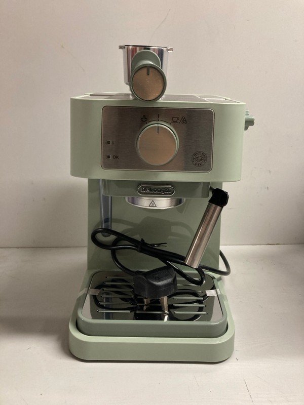 Lot 394  
            Nottingham SR3 - Delivery Only 

                
DELONGHI STILOSA ESPRESSO AND CAPPUCCINO COFFEE MAKER