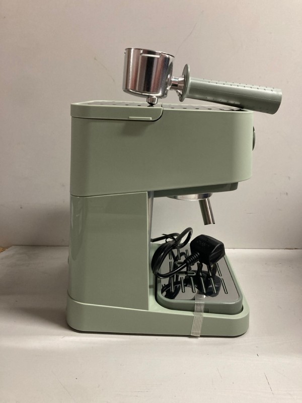Lot 394  
            Nottingham SR3 - Delivery Only 

                
DELONGHI STILOSA ESPRESSO AND CAPPUCCINO COFFEE MAKER