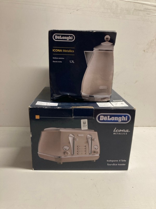Lot 397  
            Nottingham SR3 - Delivery Only 

                
DELONGHI ICONA METALLICS KETTLE AND TOASTER SET