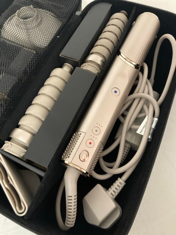 Lot 3  
            Nottingham SR3 - Delivery Only 

                
SHARK FLEX STYLE AIR STYLING AND DRYING SYSTEM