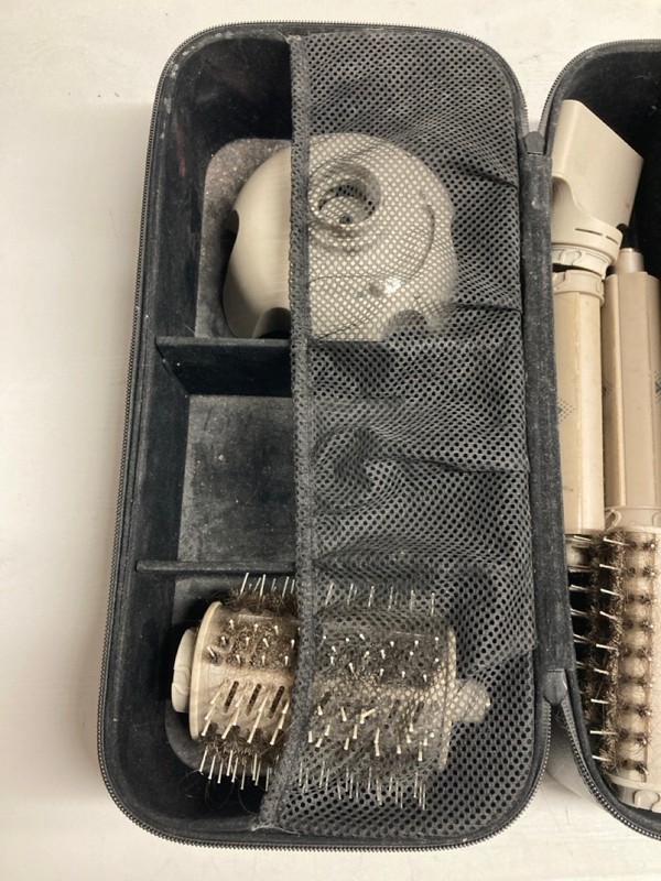 Lot 413  
            Nottingham SR3 - Delivery Only 

                
SHARK FLEXSTYLE AIRDRYING AND STYLING