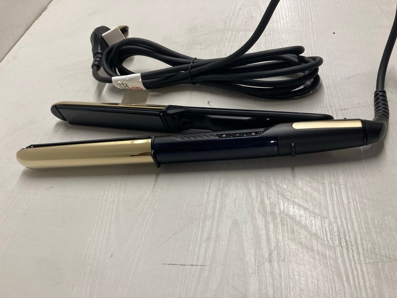 Lot 416  
            Nottingham SR3 - Delivery Only 

                
BABYLISS BLACK ONYX STYLER