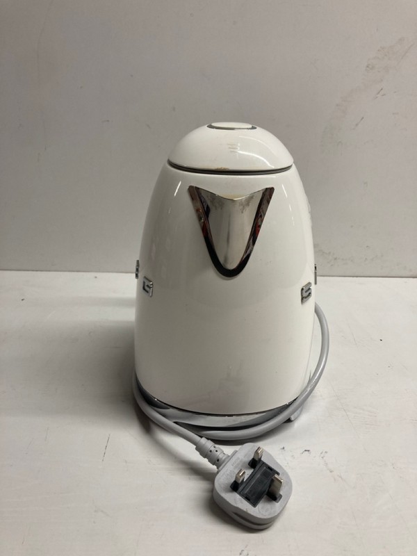 Lot 418  
            Nottingham SR3 - Delivery Only 

                
SMEG KETTLE