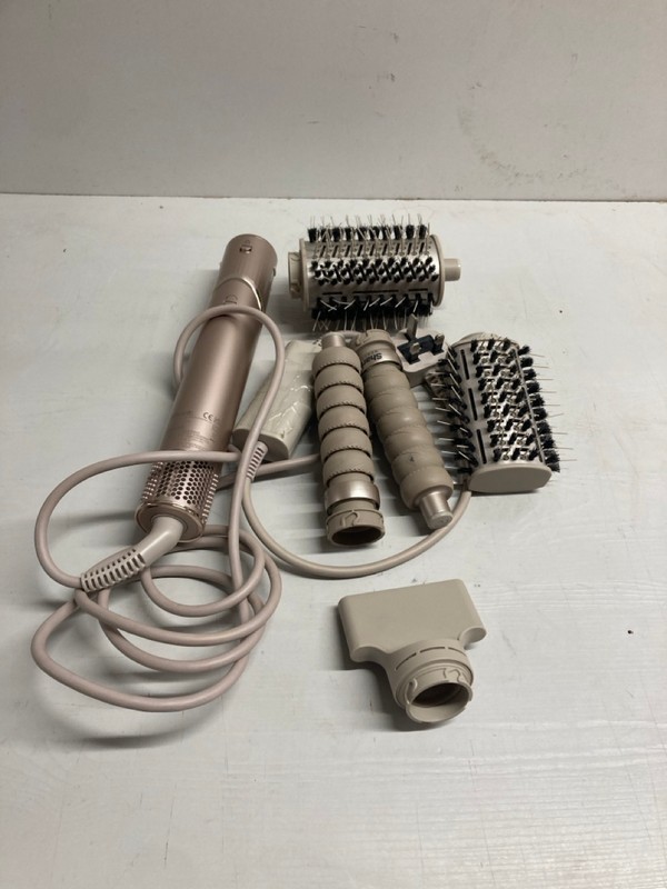 Lot 419  
            Nottingham SR3 - Delivery Only 

                
SHARK FLEXSTYLE AIRDRYING AND STYLING