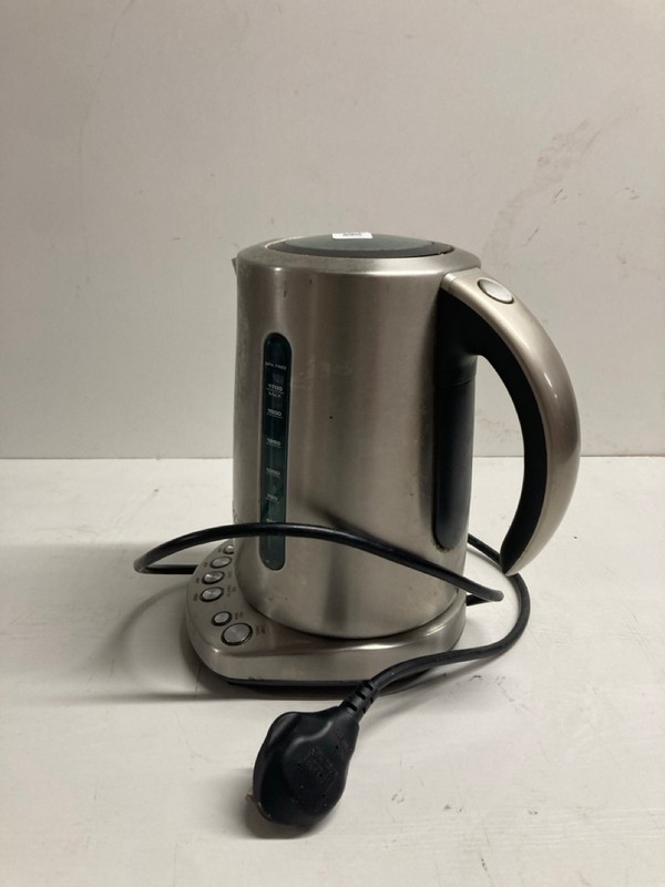 Lot 430  
            Nottingham SR3 - Delivery Only 

                
SAGE KETTLE