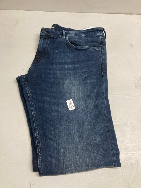 Lot 433  
            Nottingham SR3 - Delivery Only 

                
BOSS 38W REGULAR NAVY JEANS