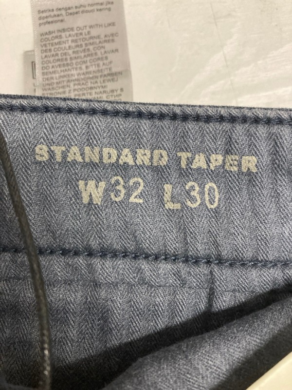 Lot 434  
            Nottingham SR3 - Delivery Only 

                
LEVI JEANS STANDARD TAPER W32 L30