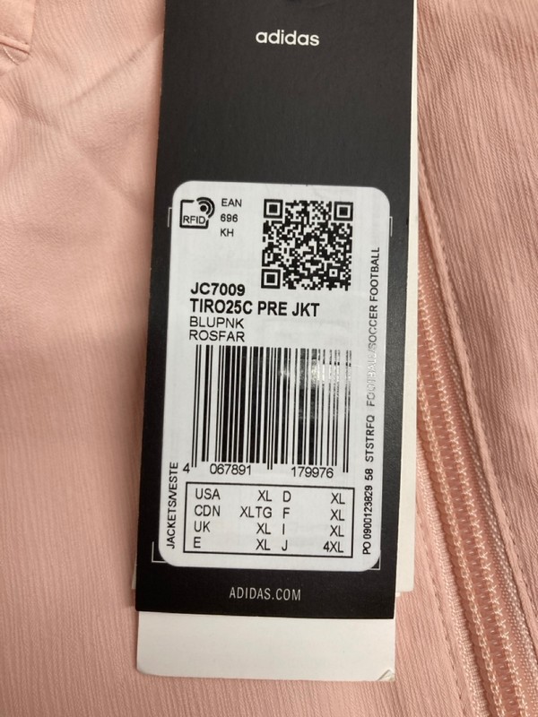 Lot 435  
            Nottingham SR3 - Delivery Only 

                
ADIDAS NOTTINGHAM FOREST PRE MATCH JACKET SIZE XL - Image 4