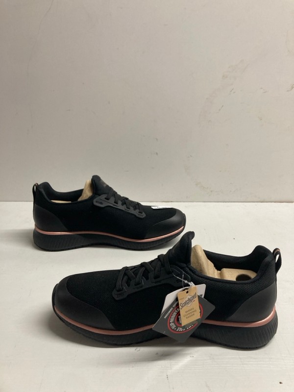 Lot 439  
            Nottingham SR3 - Delivery Only 

                
SKECHERS SLIP RESISTANT SHOES SIZE UK 7