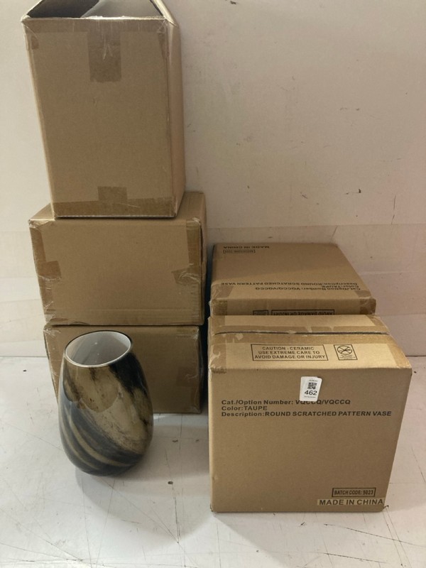 Lot 462  
            Nottingham SR3 - Delivery Only 

                
QTY OF ITEMS TO INCLUDE 3 X SHOP DIRECT IRELAND ROUND SCRATCHED PATTERN VASE IN T...