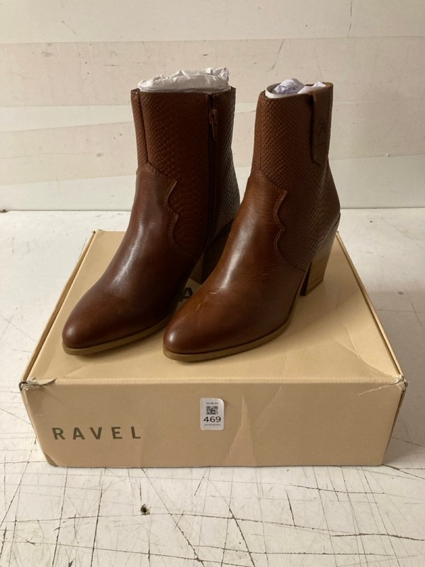 Lot 469  
            Nottingham SR3 - Delivery Only 

                
RAVEL DOREY TAN LEATHER BOOTS UK SIZE 5
