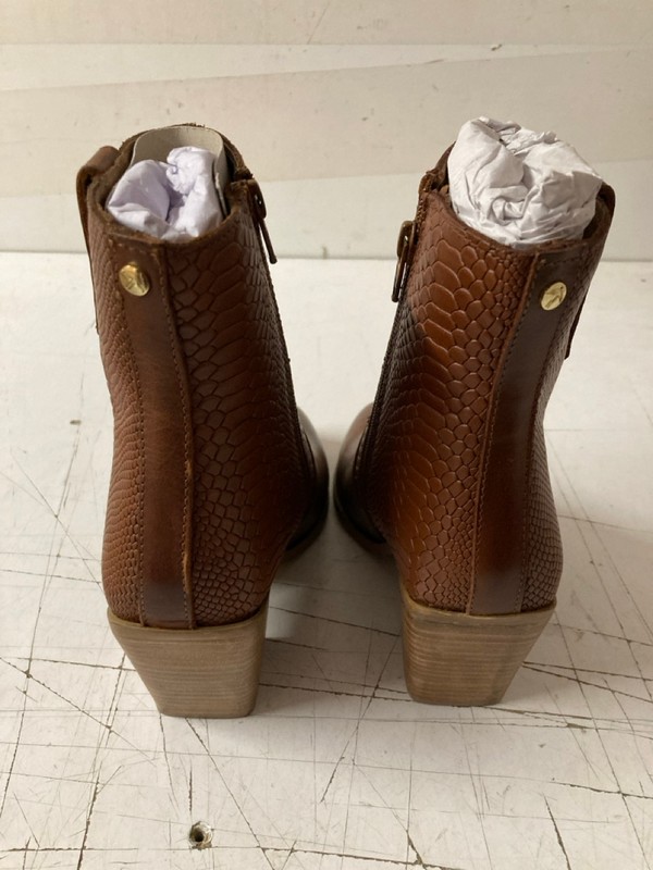 Lot 469  
            Nottingham SR3 - Delivery Only 

                
RAVEL DOREY TAN LEATHER BOOTS UK SIZE 5 - Image 3