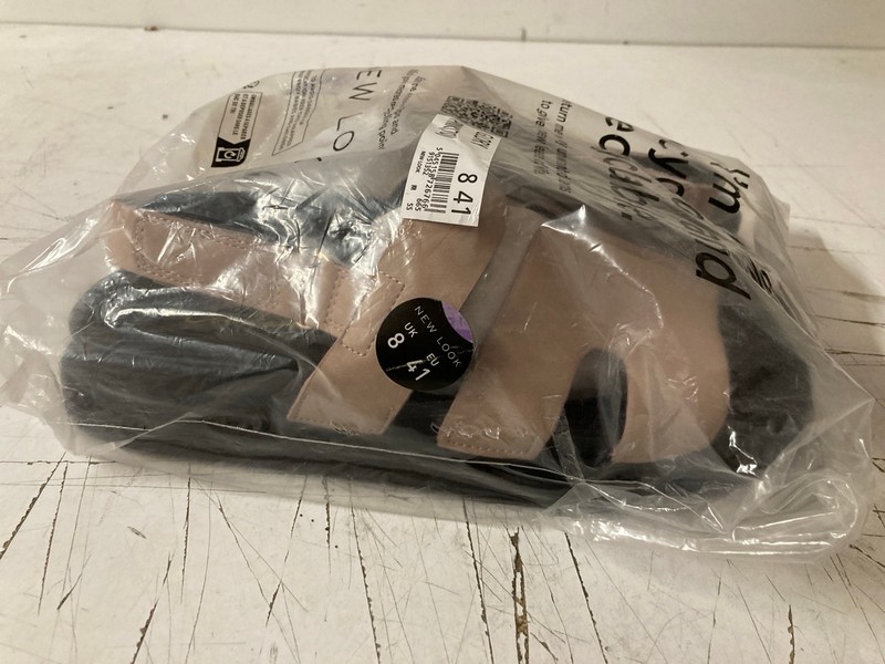 Lot 471  
            Nottingham SR3 - Delivery Only 

                
WOMEN'S DESIGNER GLORY SHOES UK SIZE 8 (PINK)