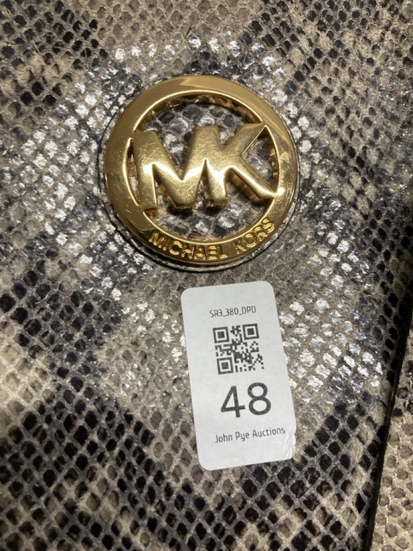 Lot 48  
            Nottingham SR3 - Delivery Only 

                
MICHAEL KORS SNAKE SKIN PRINT TOTE BAG