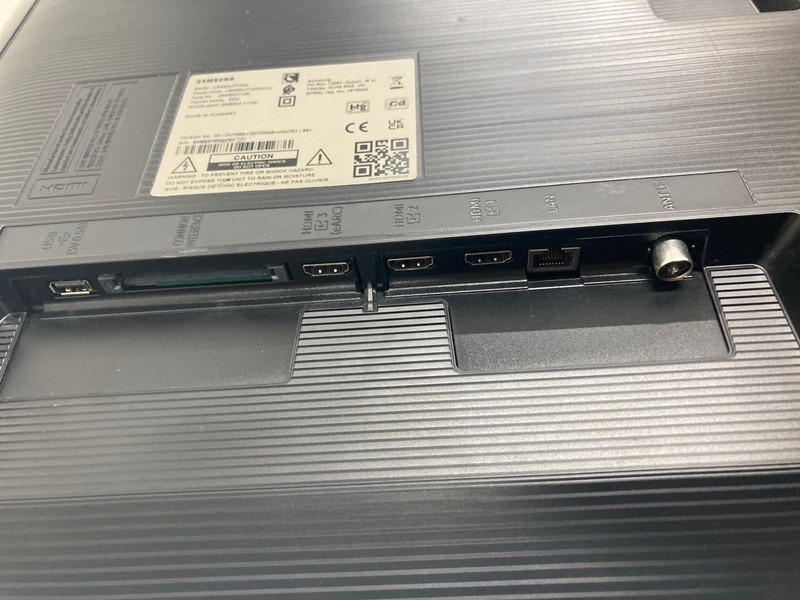 Lot 105  
            Nottingham SR4 - Collection Only 

                
SAMSUNG 43" 4K TV MODEL: UE43DU7100K (NO REMOTE, NO STAND, NO BOX) (CASE DAMAGE) ...