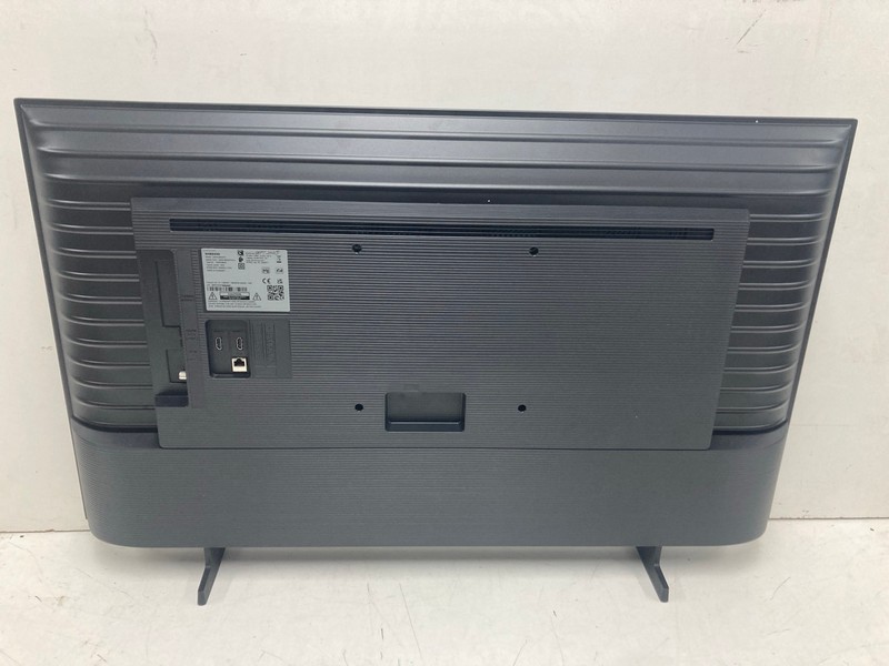 Lot 117  
            Nottingham SR4 - Collection Only 

                
SAMSUNG 43" 4K TV MODEL: UE43U8000FK (WITH REMOTE, WITH STAND, WITH BOX) (SYSTEM ...