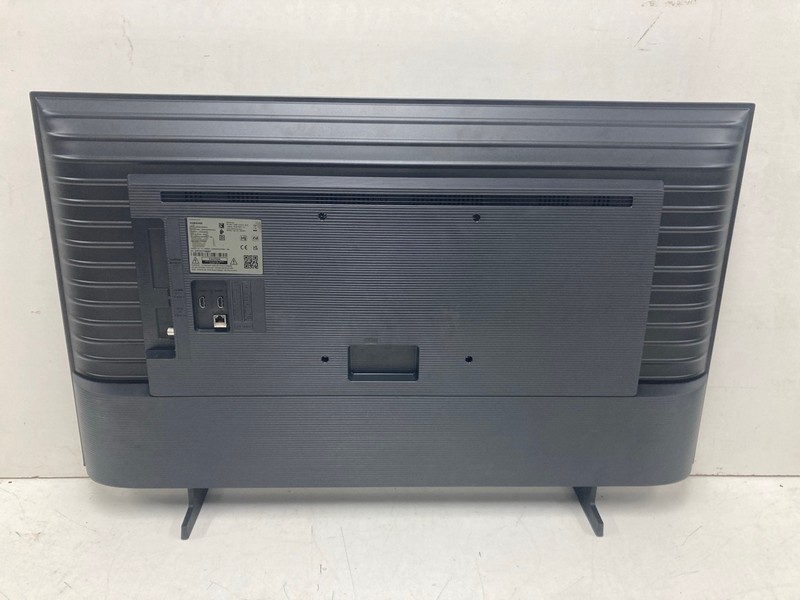 Lot 120  
            Nottingham SR4 - Collection Only 

                
SAMSUNG 43" 4K TV MODEL: UE43U8000FK (WITH REMOTES, WITH STAND, NO BOX) (SCRATCH ...