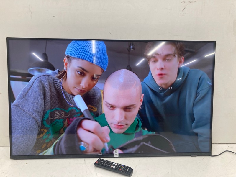 Lot 121  
            Nottingham SR4 - Collection Only 

                
SAMSUNG 43" 4K TV MODEL: UE43U8000FK (WITH REMOTE, NO STAND, NO BOX) (LINE ON SCR...