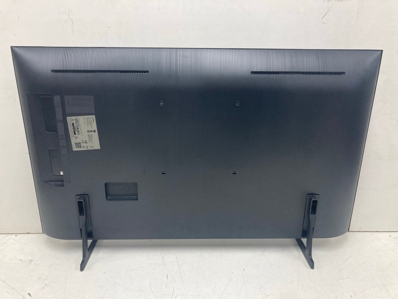 Lot 122  
            Nottingham SR4 - Collection Only 

                
SAMSUNG 43" 4K TV MODEL: UE43DU7100K (NO REMOTE, WITH STAND, NO BOX) (DISPLAY FAU...