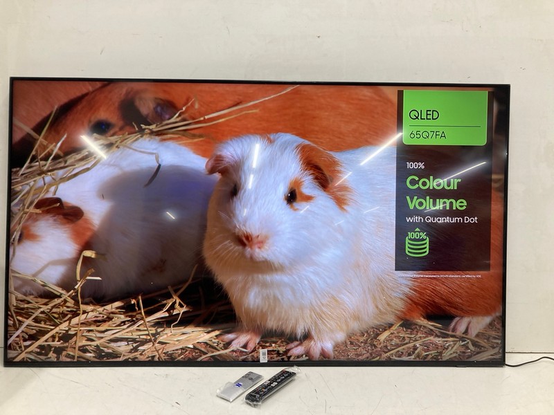 Lot 12  
            Nottingham SR4 - Collection Only 

                
SAMSUNG 65" QLED 4K TV MODEL: QE65Q7FAA (WITH REMOTES, NO STAND, NO BOX) (CASE DA...