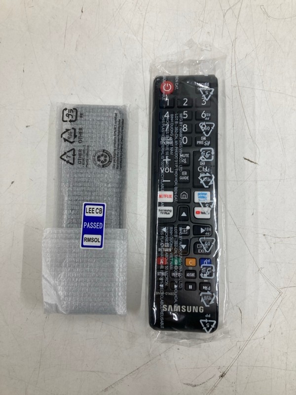 Lot 12  
            Nottingham SR4 - Collection Only 

                
SAMSUNG 65" QLED 4K TV MODEL: QE65Q7FAA (WITH REMOTES, NO STAND, NO BOX) (CASE DA...