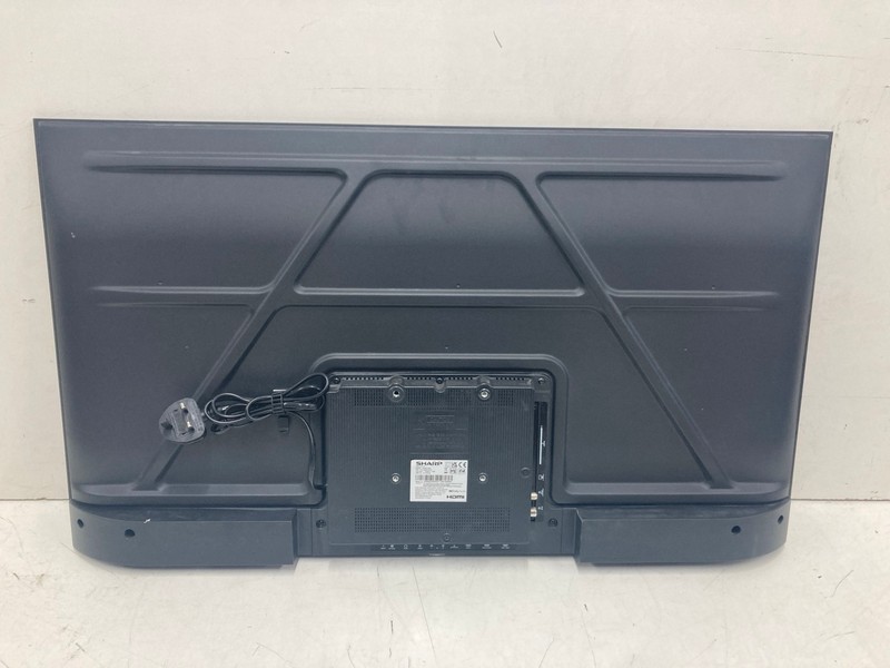 Lot 147  
            Nottingham SR4 - Collection Only 

                
SHARP 40" ROKU TV MODEL: 40GD2725K (NO REMOTE, NO STAND WITH BOX) (LINE ON SCREEN...