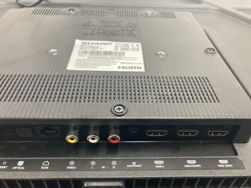 Lot 147  
            Nottingham SR4 - Collection Only 

                
SHARP 40" ROKU TV MODEL: 40GD2725K (NO REMOTE, NO STAND WITH BOX) (LINE ON SCREEN...