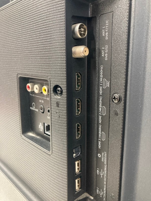 Lot 18  
            Nottingham SR4 - Collection Only 

                
HISENSE 65" LED TV MODEL: H65B7100UK (NO REMOTE, NO STAND, NO BOX) (SCRATCH ON SC...