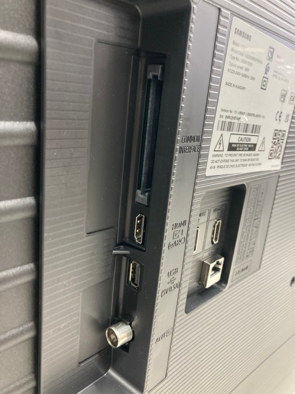 Lot 79  
            Nottingham SR4 - Collection Only 

                
SAMSUNG 50" 4K TV MODEL: UE50U8000FK (NO REMOTE, WITH STAND, WITH BOX) (CASE DAMA...