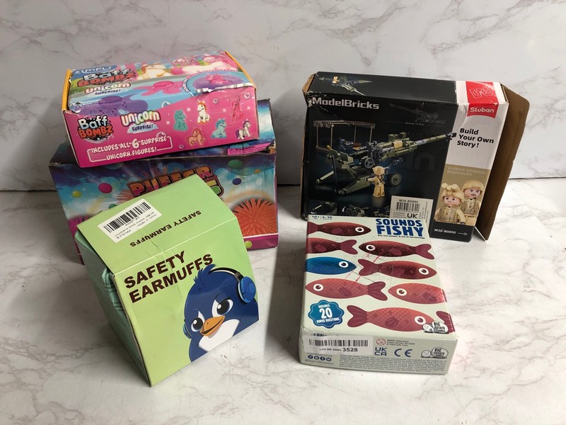 Lot 126  
            Nottingham SR5 - Delivery Only 

                
BOX OF CHILDRENS TOYS TO INC SOUNDS FISHY