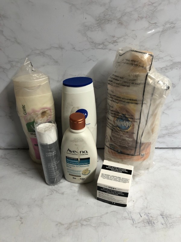 Lot 127  
            Nottingham SR5 - Delivery Only 

                
BOX OF VARIOUS ITEMS TO INC SENSODYNE