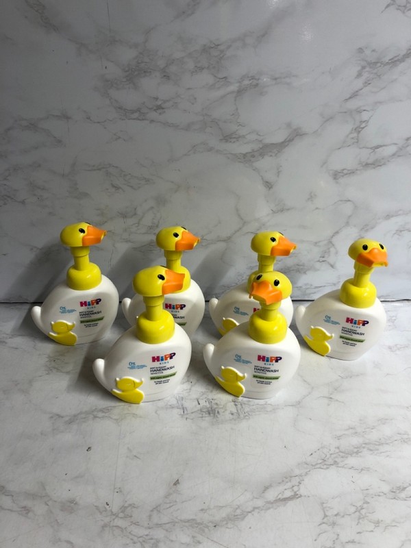 Lot 134  
            Nottingham SR5 - Delivery Only 

                
BOX OF VARIOUS ITEMS TO INC FINISH PROTECTOR