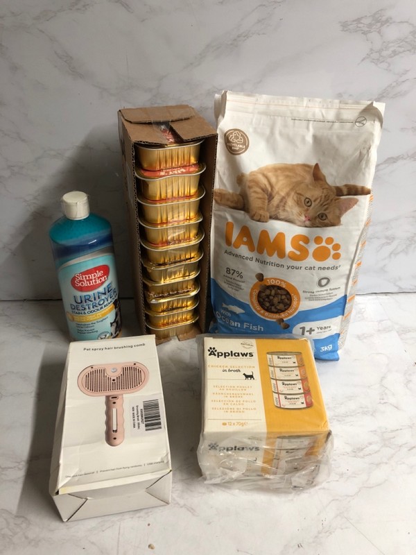 Lot 135  
            Nottingham SR5 - Delivery Only 

                
BOX OF PET FOOD ITEMS TO INC LILYS KITCHEN