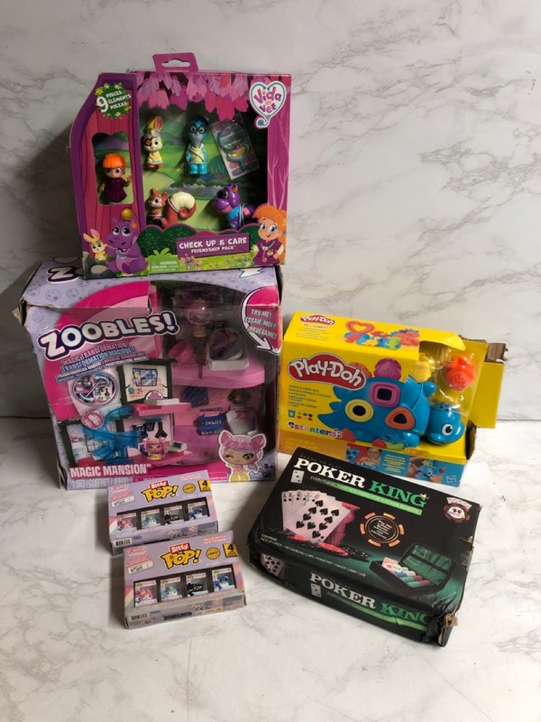 Lot 137  
            Nottingham SR5 - Delivery Only 

                
BOX OF CHILDRENS TOYS TO INC ZOOBLES