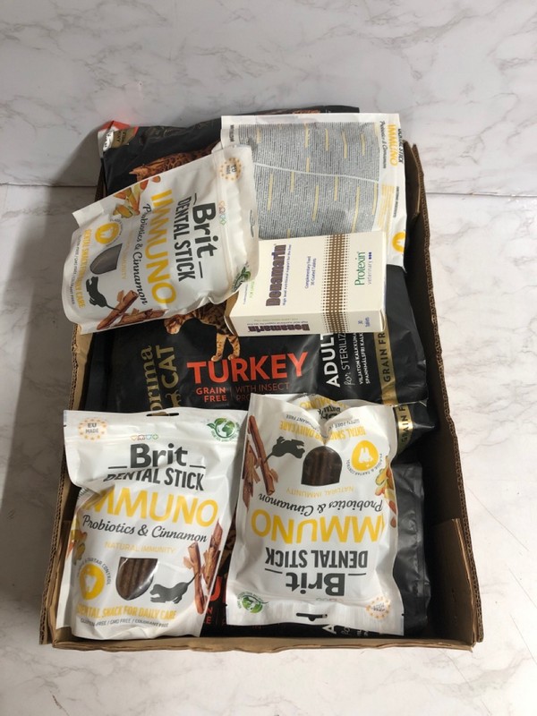 Lot 138  
            Nottingham SR5 - Delivery Only 

                
BOX OF PET ITEMS TO INC PRIMA CAT