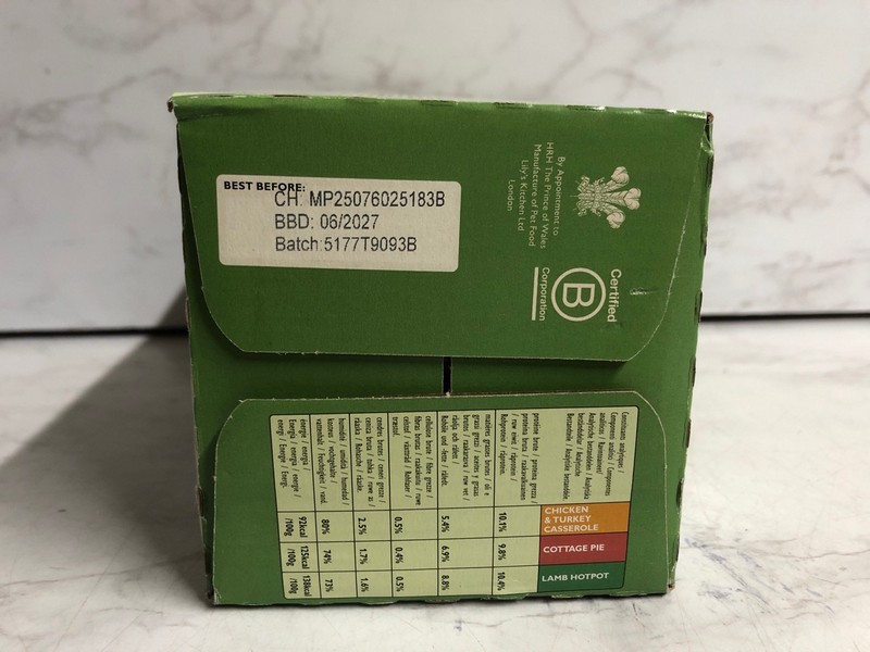 Lot 139  
            Nottingham SR5 - Delivery Only 

                
3 X PET FOOD ITEMS TO INC PEDIGREE