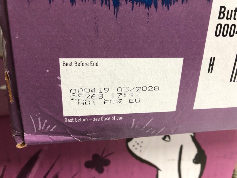 Lot 140  
            Nottingham SR5 - Delivery Only 

                
3 X BOXES OF PET FOOD TO INC HARRINTONS