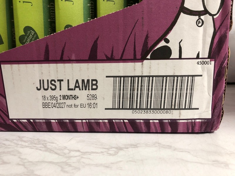 Lot 140  
            Nottingham SR5 - Delivery Only 

                
3 X BOXES OF PET FOOD TO INC HARRINTONS