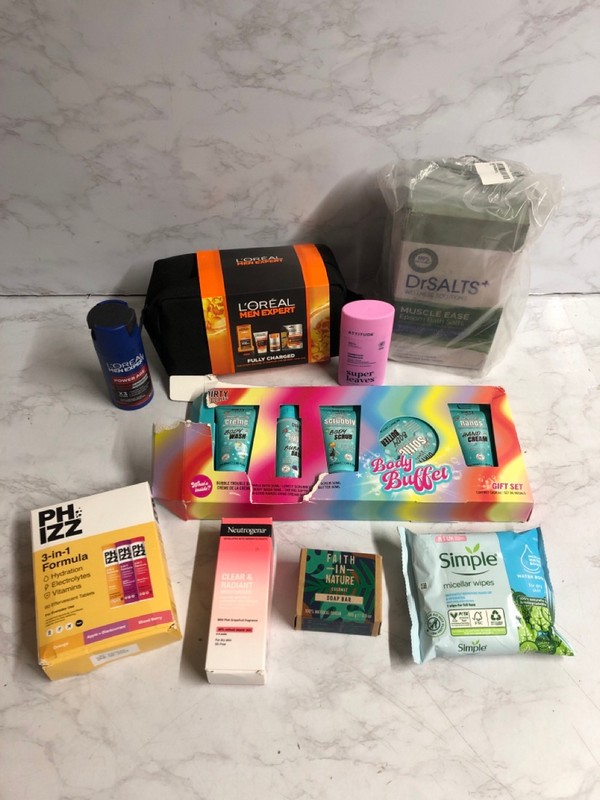 Lot 160  
            Nottingham SR5 - Delivery Only 

                
BOX OF VARIOUS ITEMS TO INC ALOEDENT - Image 2