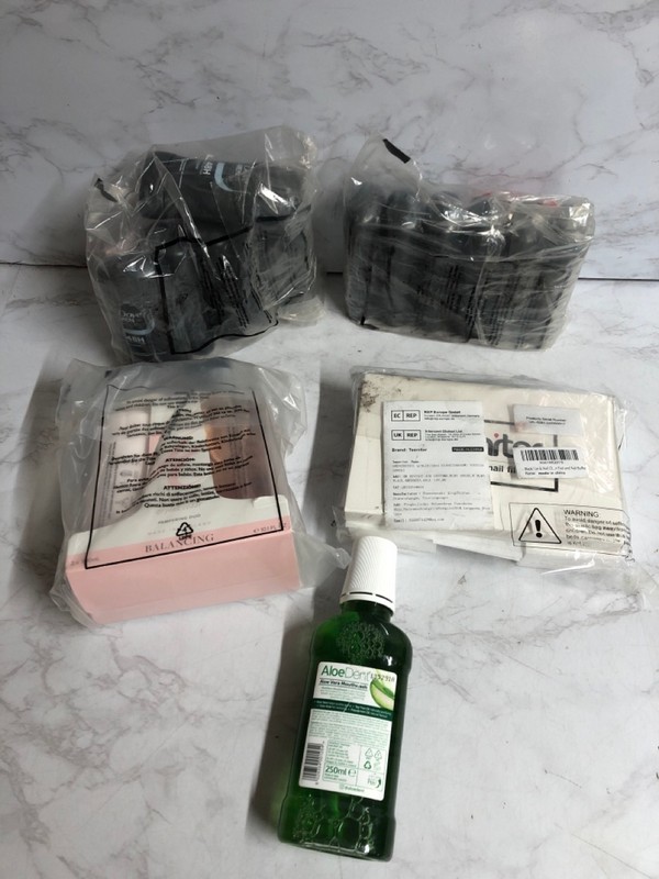 Lot 160  
            Nottingham SR5 - Delivery Only 

                
BOX OF VARIOUS ITEMS TO INC ALOEDENT - Image 3