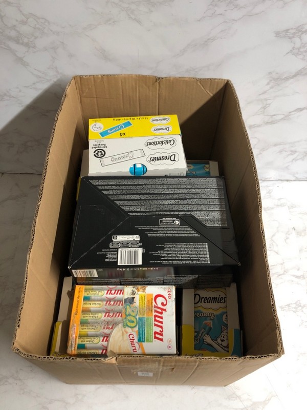 Lot 161  
            Nottingham SR5 - Delivery Only 

                
BOX OF PET FOOD ITEMS TO INC DREAMIES