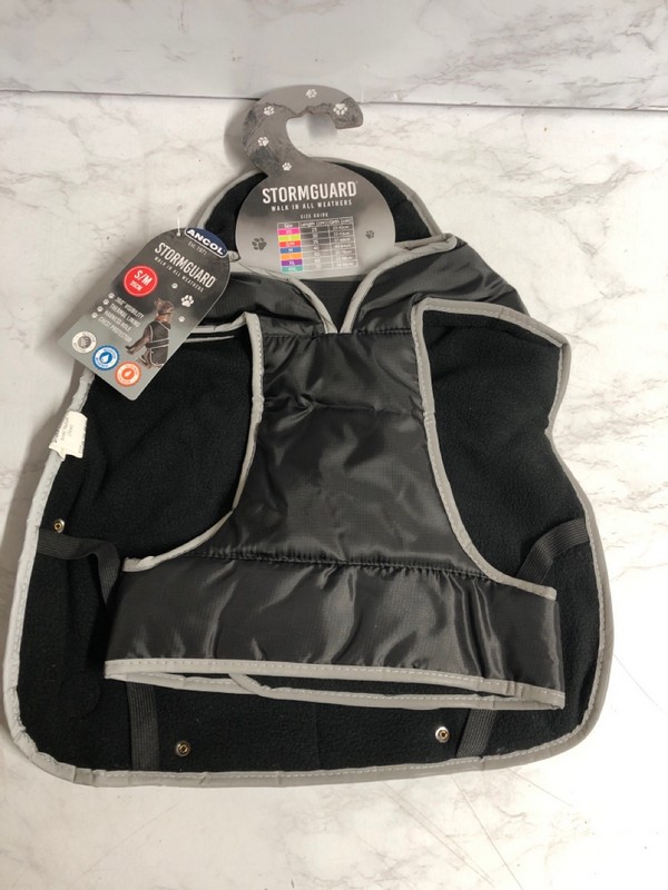 Lot 167  
            Nottingham SR5 - Delivery Only 

                
BOX OF PET ITEMS TO INC CLOSER PETS CAT MATE