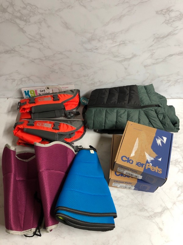 Lot 167  
            Nottingham SR5 - Delivery Only 

                
BOX OF PET ITEMS TO INC CLOSER PETS CAT MATE