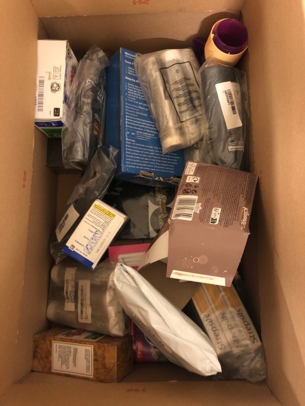 Lot 175  
            Nottingham SR5 - Delivery Only 

                
BOX OF VARIOUS ITEMS TO INC DUCK FRESH DISCS