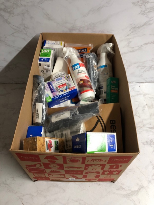 Lot 175  
            Nottingham SR5 - Delivery Only 

                
BOX OF VARIOUS ITEMS TO INC DUCK FRESH DISCS