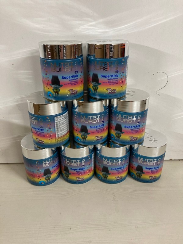 Lot 180  
            Nottingham SR5 - Delivery Only 

                
BOX OF VARIOUS ITEMS TO INC GILLETTE FUSION